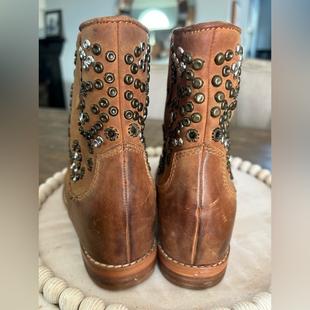 Short Cowboy Boots Women’s Size 6 By ZiGi Girl Leather Detailed Distressed … - Picture 4 of 11